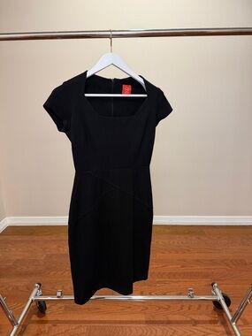 Elegant Black Cap-Sleeve Sheath Dress